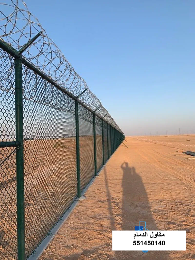 شبوك ساحة مستودع في رأس تنورة